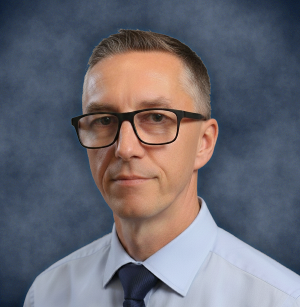 László Földváry Senior UI Designer